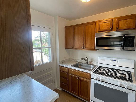 5th image of 2210 Huntington Ave
