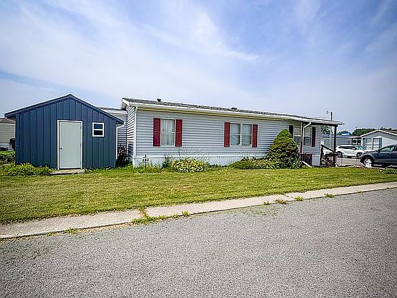 2nd image of 1570 N Perry St Lot 27