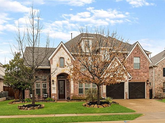 2nd image of 851 Woodview Dr