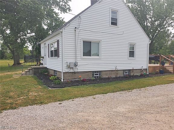 3rd image of 647 Forman Rd