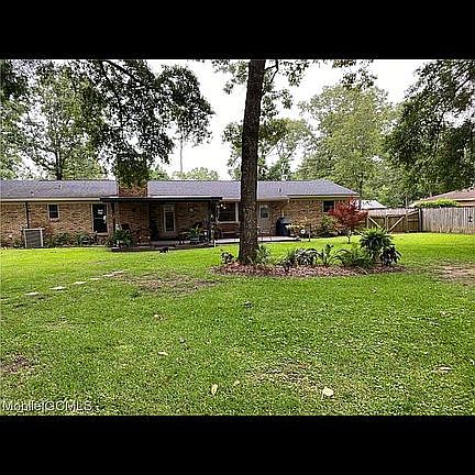 4th image of 555 Barcelona Dr