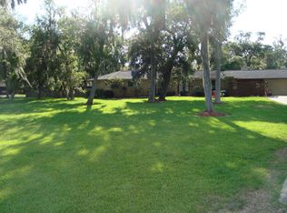 231 Bayou Rd, Lake Jackson, TX 77566