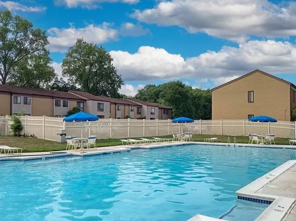 13 Ashley Ct, Marlton, NJ 08053