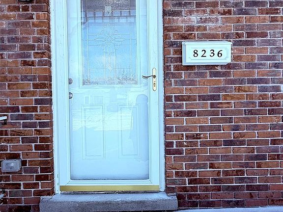 3rd image of 8236 Ford Ave