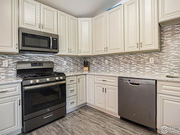 2nd image of 3100 Cody Ave