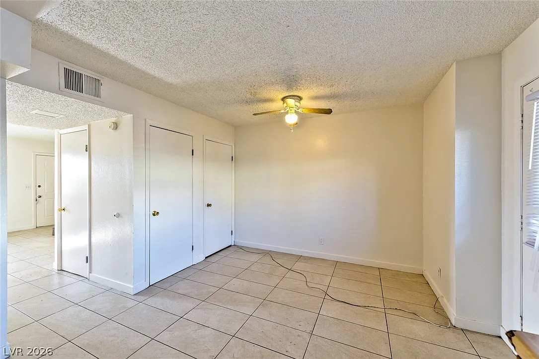 3 bed, 1.5 bath, 1178 sqft, $1,000 — Photo 4