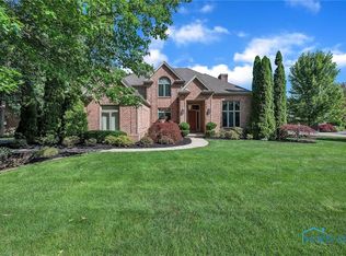 338 Pine Valley Rd, Holland, OH 43528