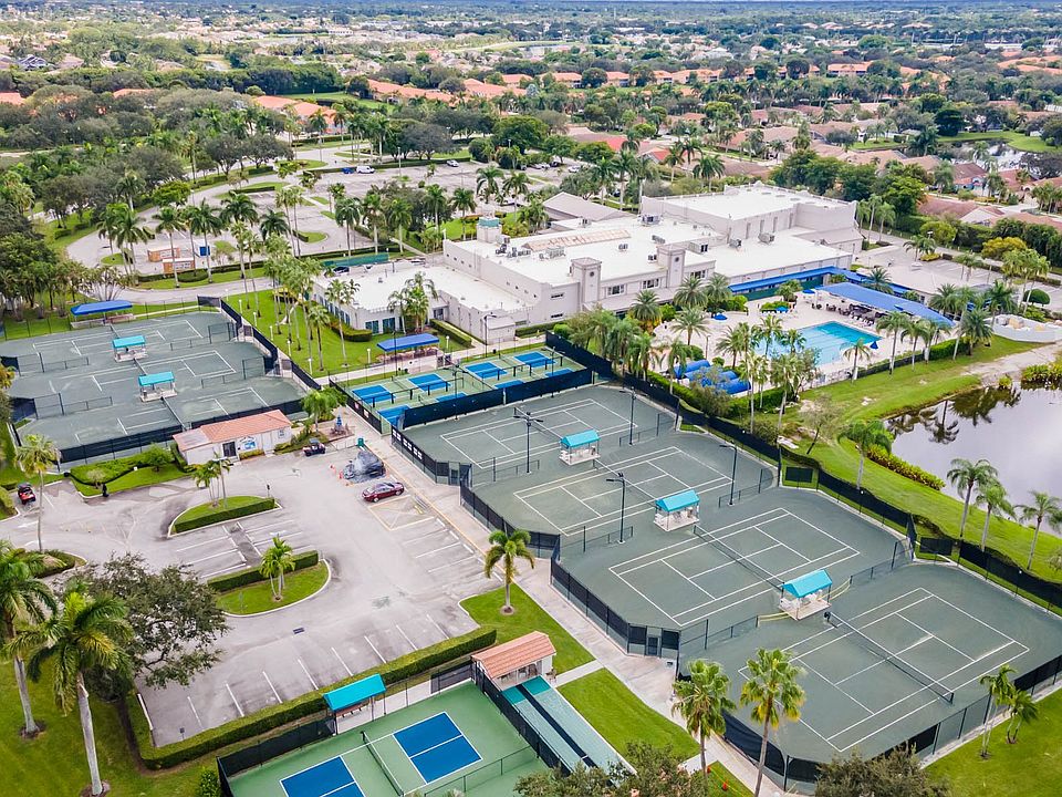 Tennis and Pickle Ball Courts