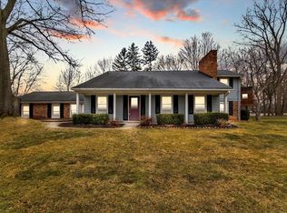 5795 Thorny Ash Rd, Rochester, MI 48306