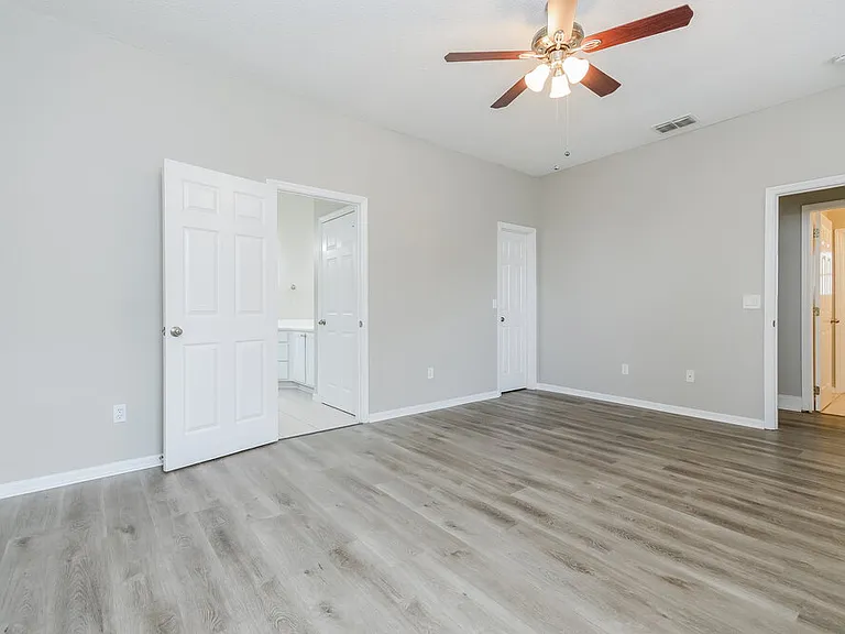 1046 Raining Meadows Ln — Photo 10