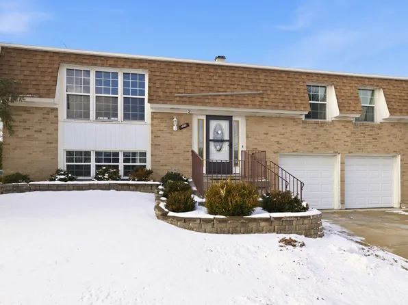 1432 Mitchell Trl, Elk Grove Village, IL 60007