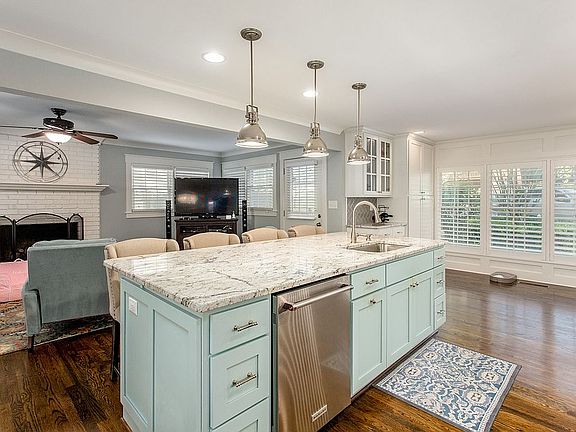 3rd image of 1288 Daniell Dr SE