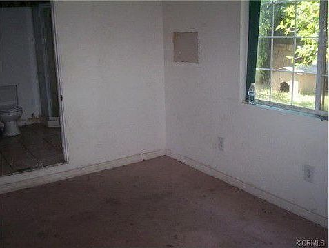 2nd image of 224 E 46th St