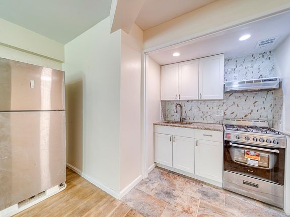 5th image of 400 Park Pl APT 1E