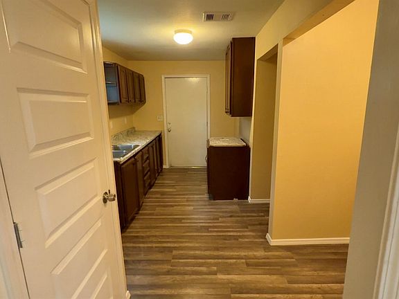 5th image of 2485 Mangum Rd