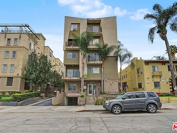 3rd image of 2864 Sunset Pl APT 407