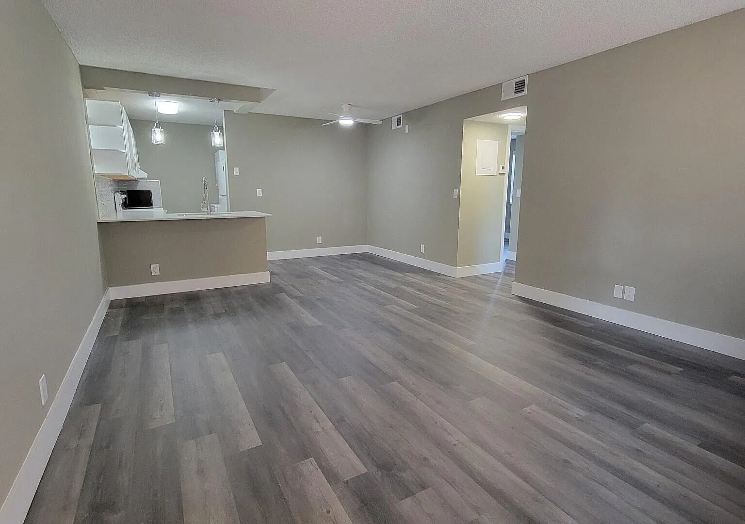 2 bed, 2.0 bath, 737 sqft, $1,850 — Photo 4