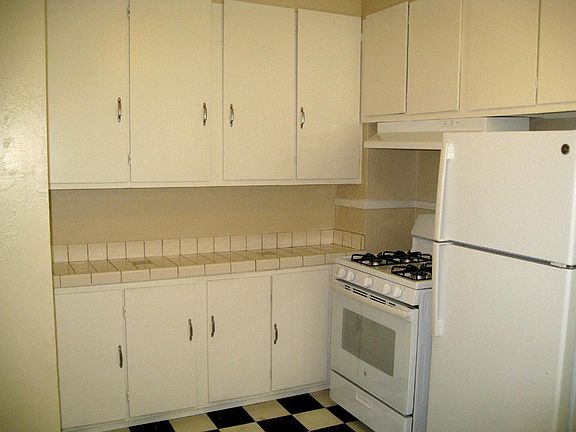 3rd image of 3106 1st Ave APT 3