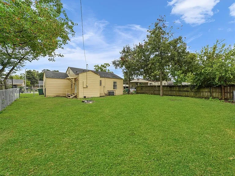 1601 Alabama St — Photo 14