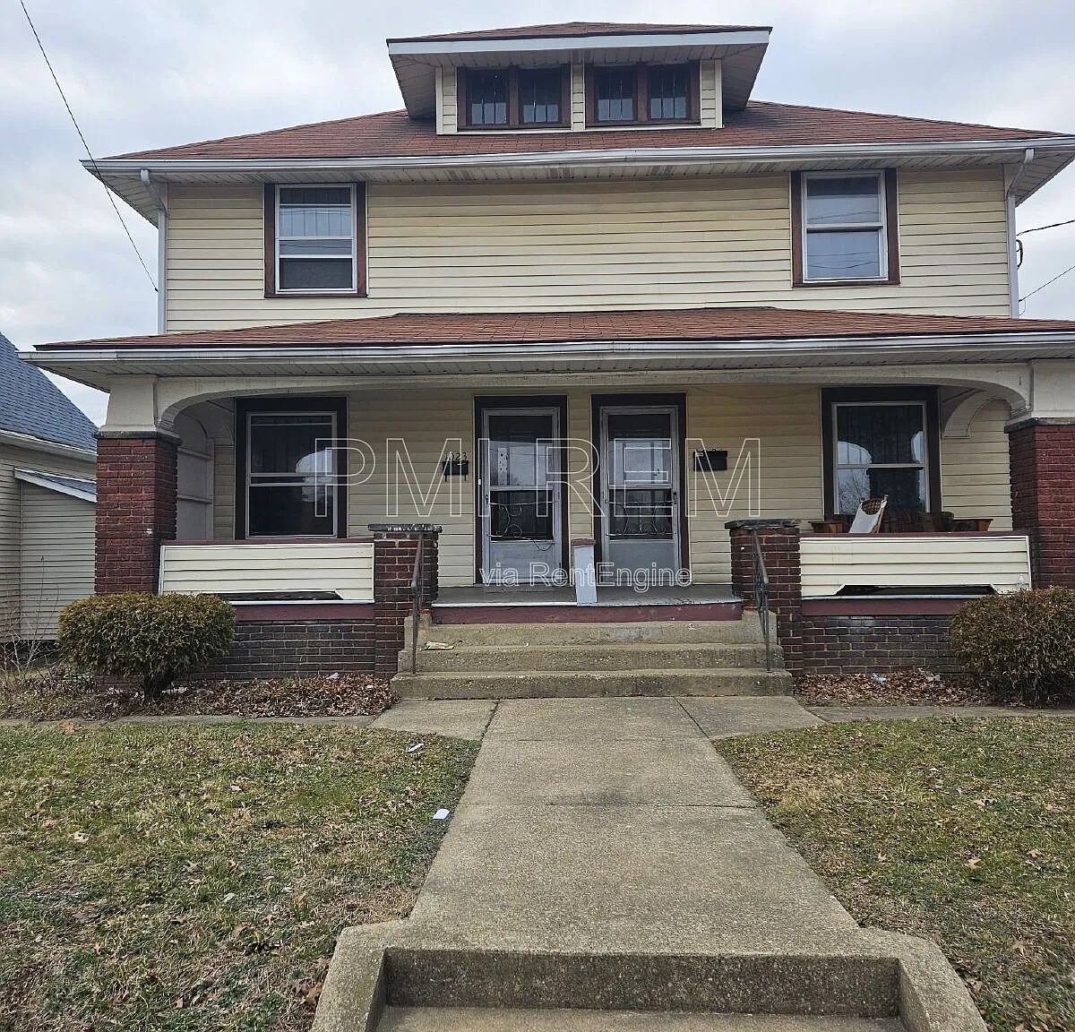3 bed, 1.0 bath, 1224 sqft, $1,120 — Photo 1