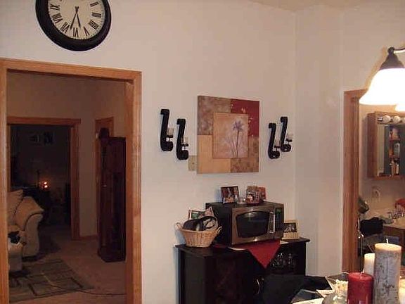 5th image of 1066 W Wabasha St #1