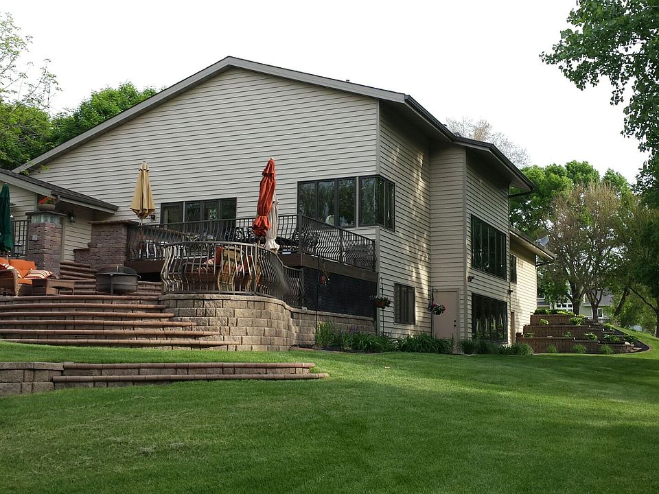 3 level deck off back 