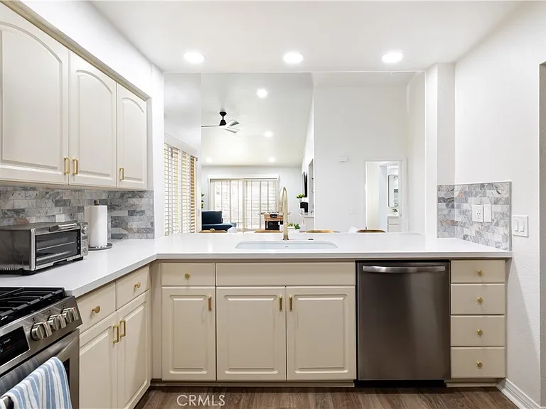 216 Desert Falls Dr E — Photo 11