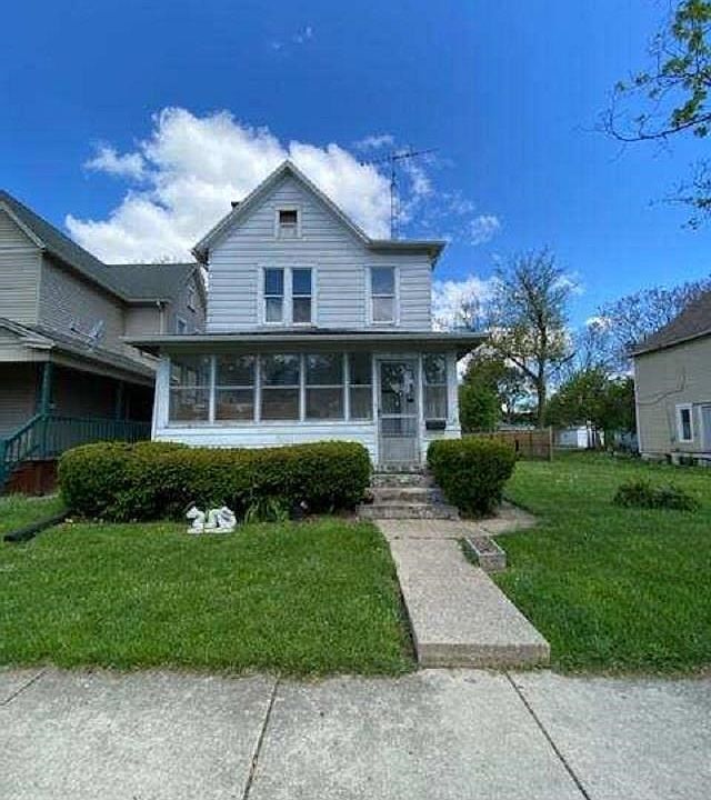 1st image of 208 Pearl St