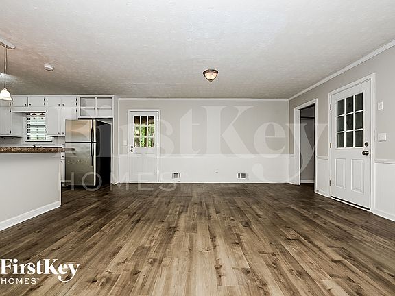 4th image of 466 Birch Ln SE