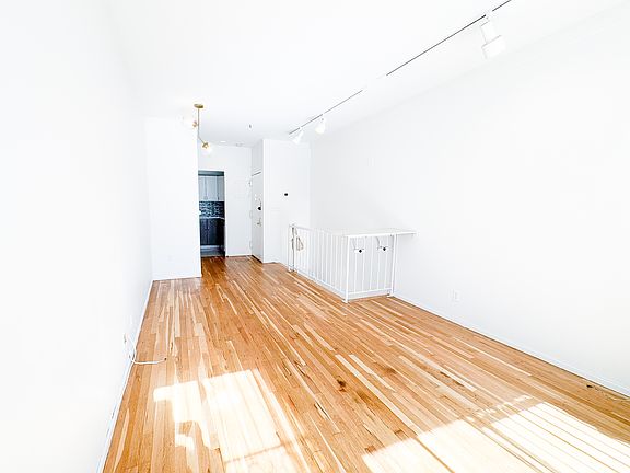 5th image of 1724 2nd Ave APT 1C