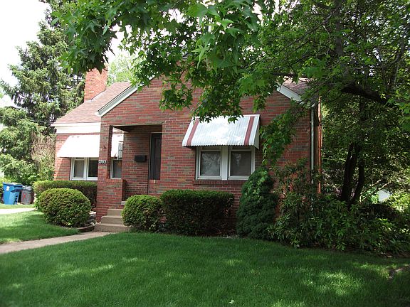 Front right side view.