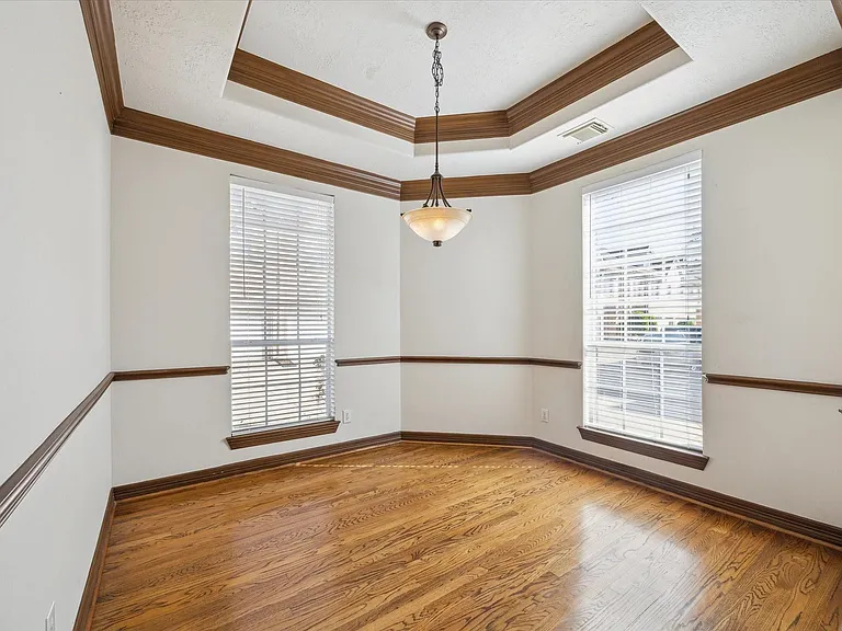 2802 Briarhurst Park — Photo 3
