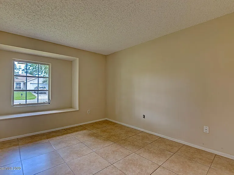 1640 Norman St NE — Photo 10