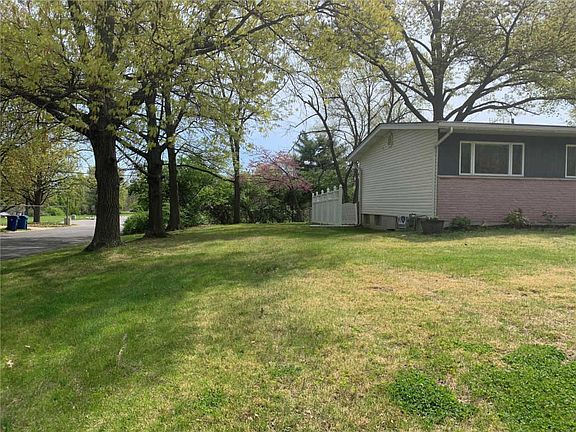 2nd image of 3344 Lansing Dr