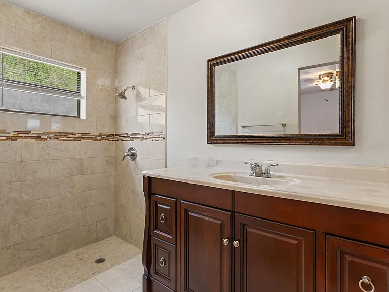 13945 Langley Pl — Photo 36