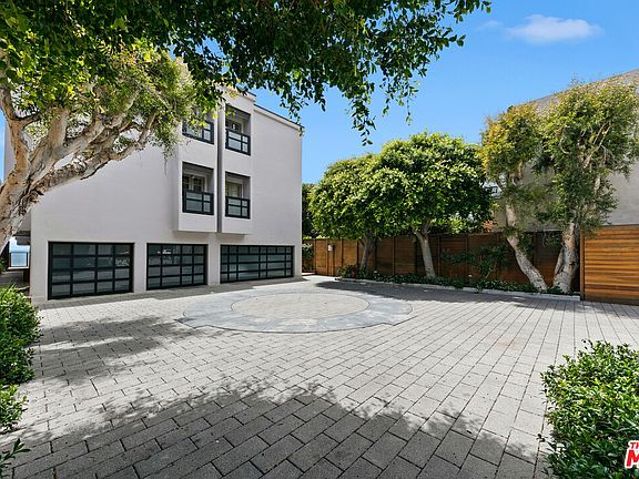 4th image of 22630 Pacific Coast Hwy APT 1