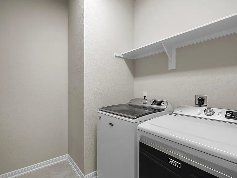 1524 Elise Ave — Photo 10