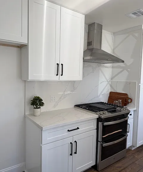 1424 Riverside Dr — Photo 8