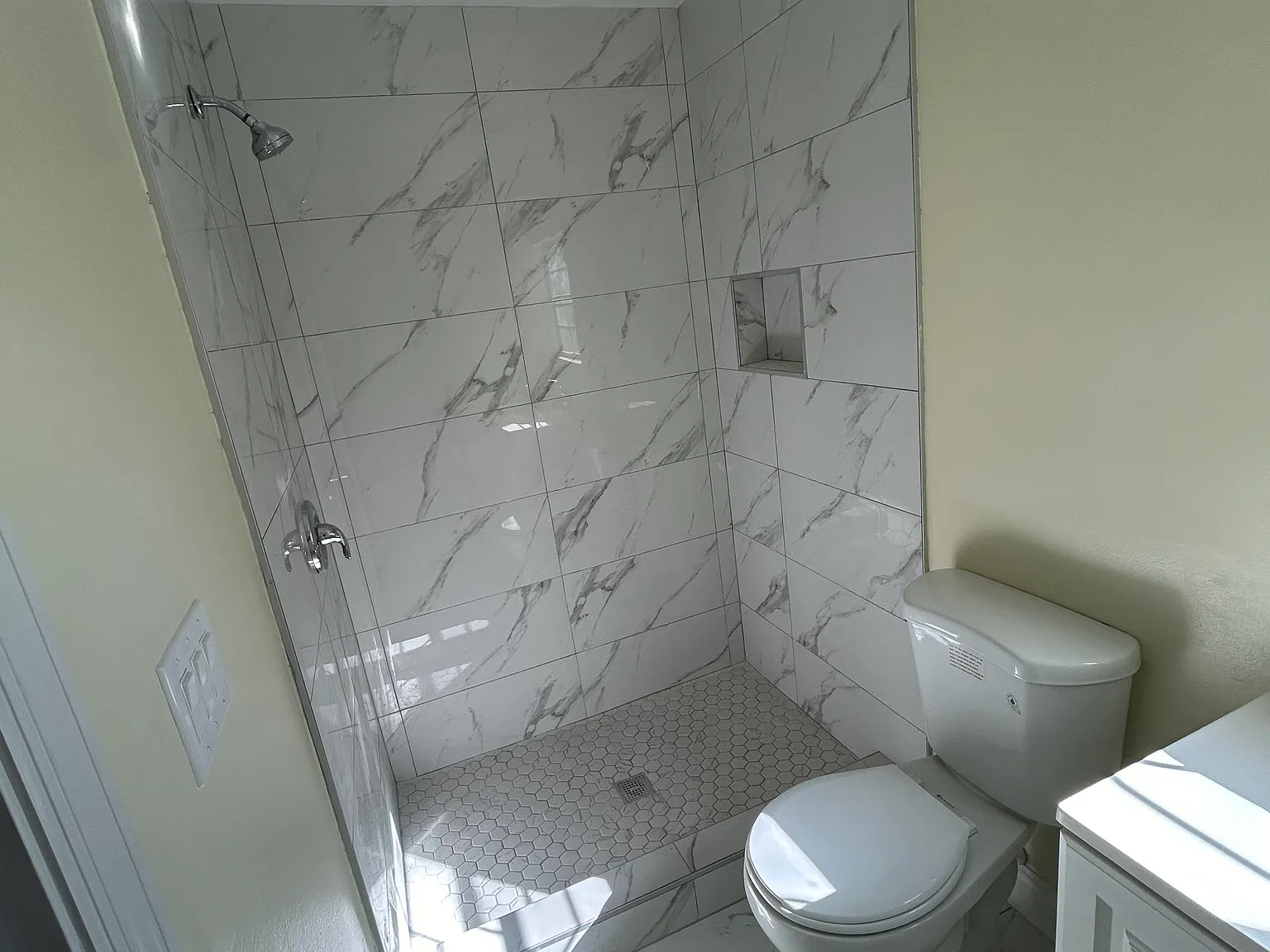 8830 W Broad St — Photo 4