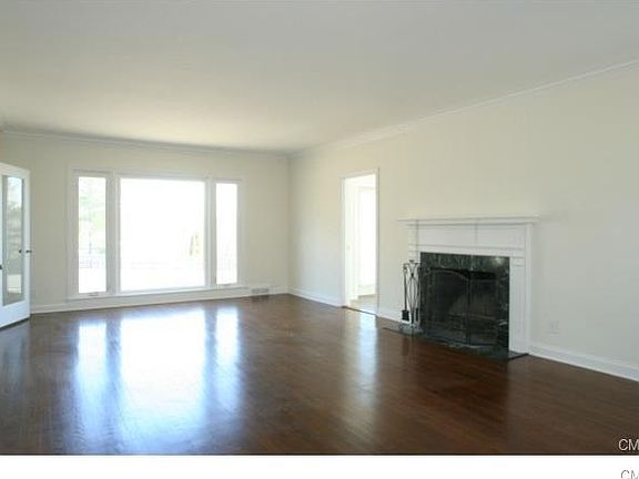 3rd image of 817 Newfield Ave