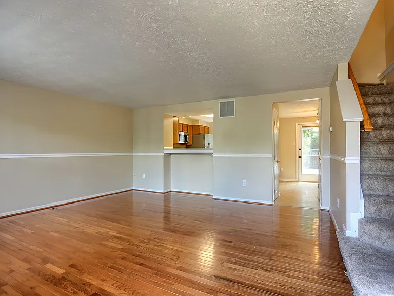 437 Ashton Ln — Photo 33