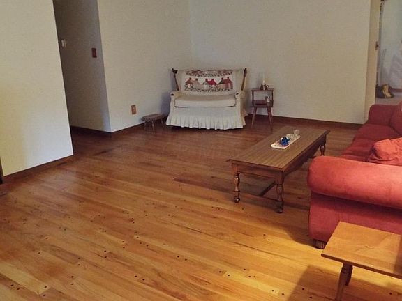 4th image of 6714 Thorne St