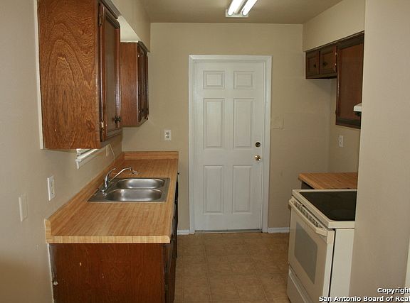 5th image of 5951 Cliff Bank St