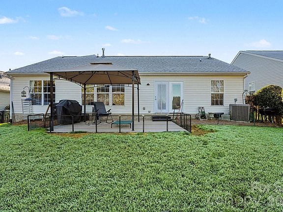 2nd image of 7238 Sandown Ct