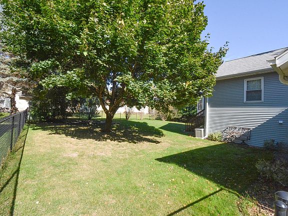 4th image of 1617 19th St NE