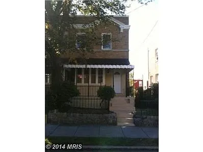 606 Somerset Pl NW photo 1