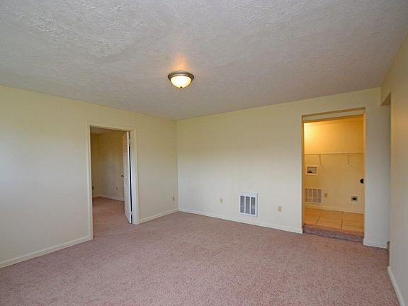 3rd image of 12022 Algiers Dr