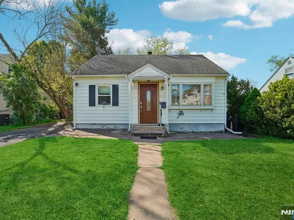 31-18 Norwood Dr, Fair Lawn, NJ 07410