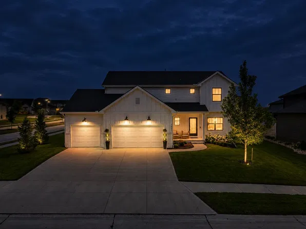 7027 N 171st Ter, Bennington, NE 68007
