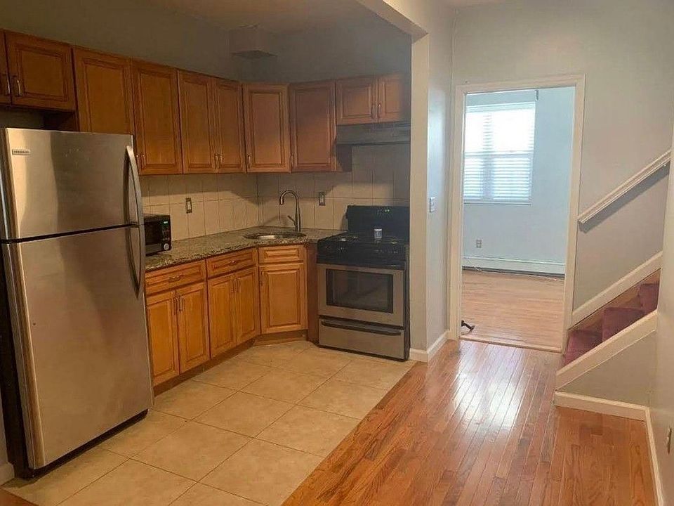 1st image of 2905 Bronxwood Ave #1